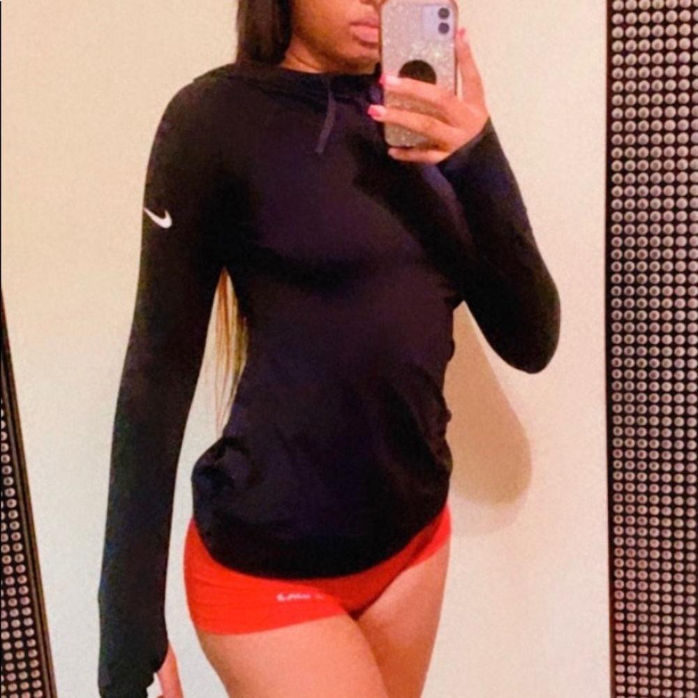 SOLD 🚫 Black Nike Pullover hoodie